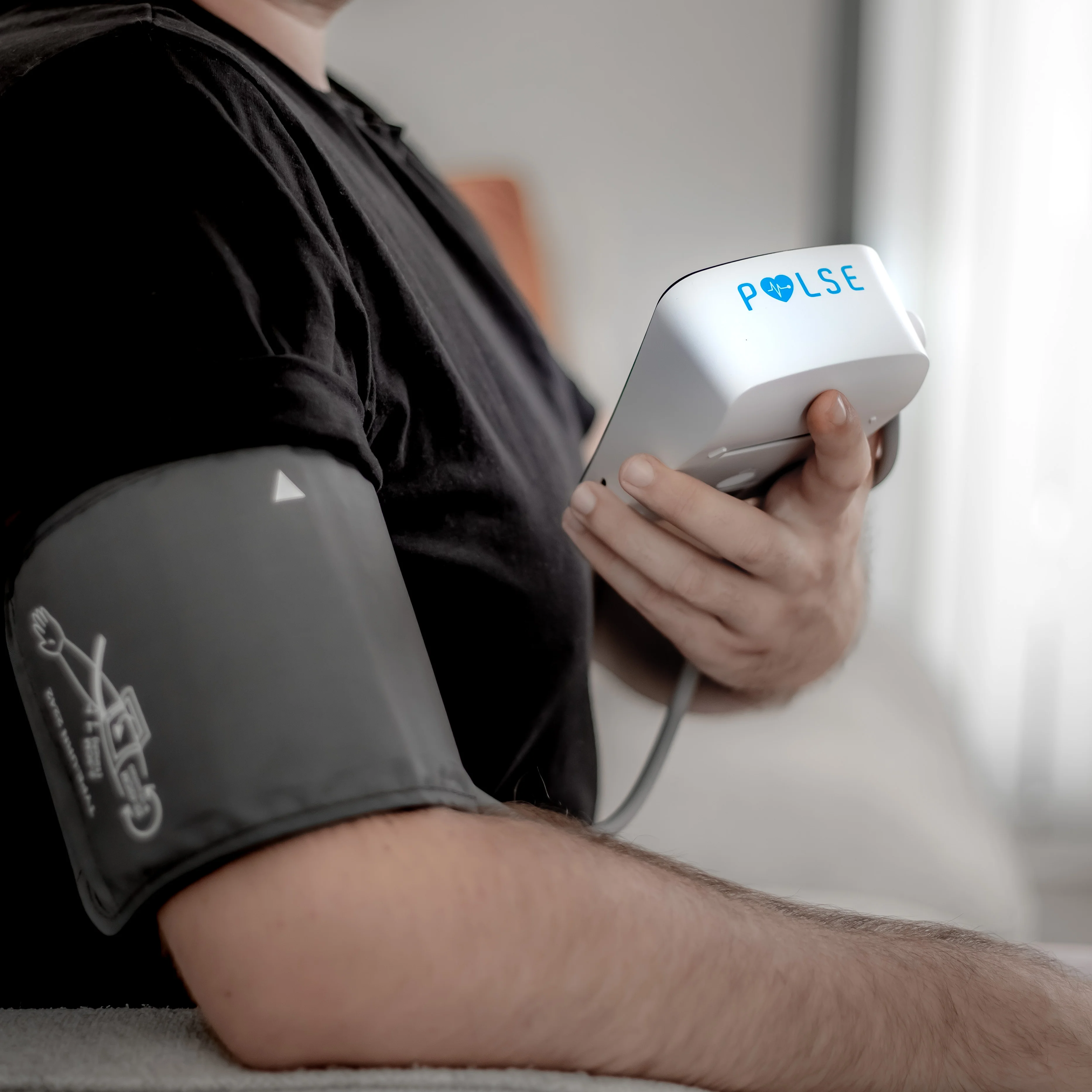 Large Adjustable Cuff for Comfort and Precision